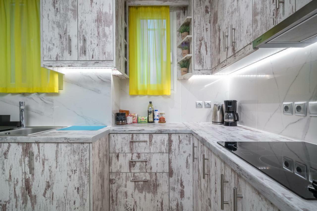 Apartamento Modern & Stylish Apt At The Heart Of Atenas Exterior foto
