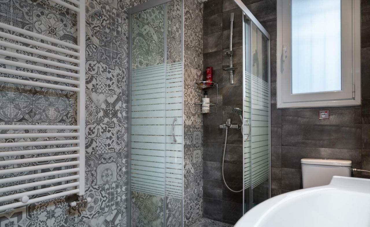 Apartamento Modern & Stylish Apt At The Heart Of Atenas Exterior foto